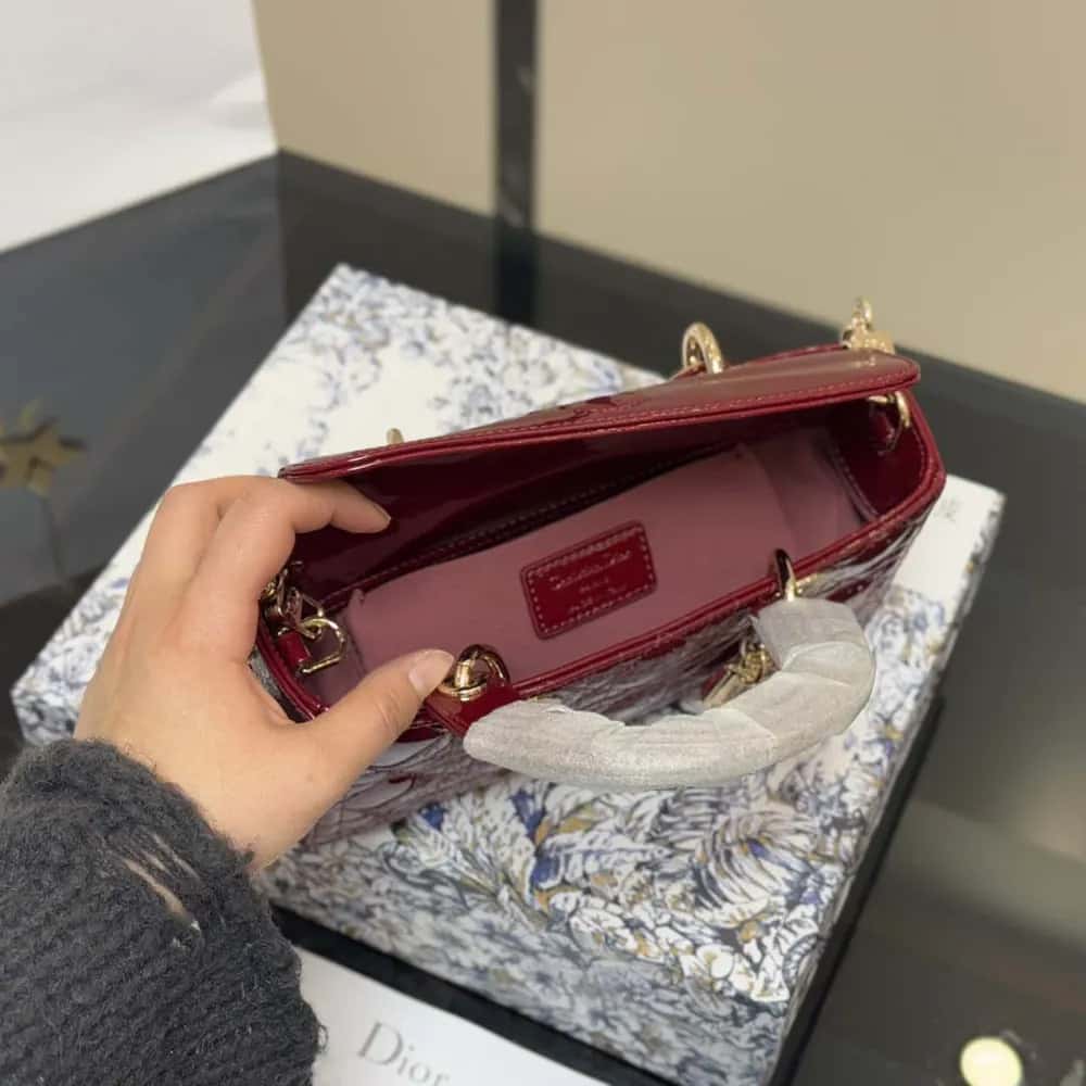 TÚI Dior Women Small Lady D-Joy màu đỏ anh đào da bê Cannage