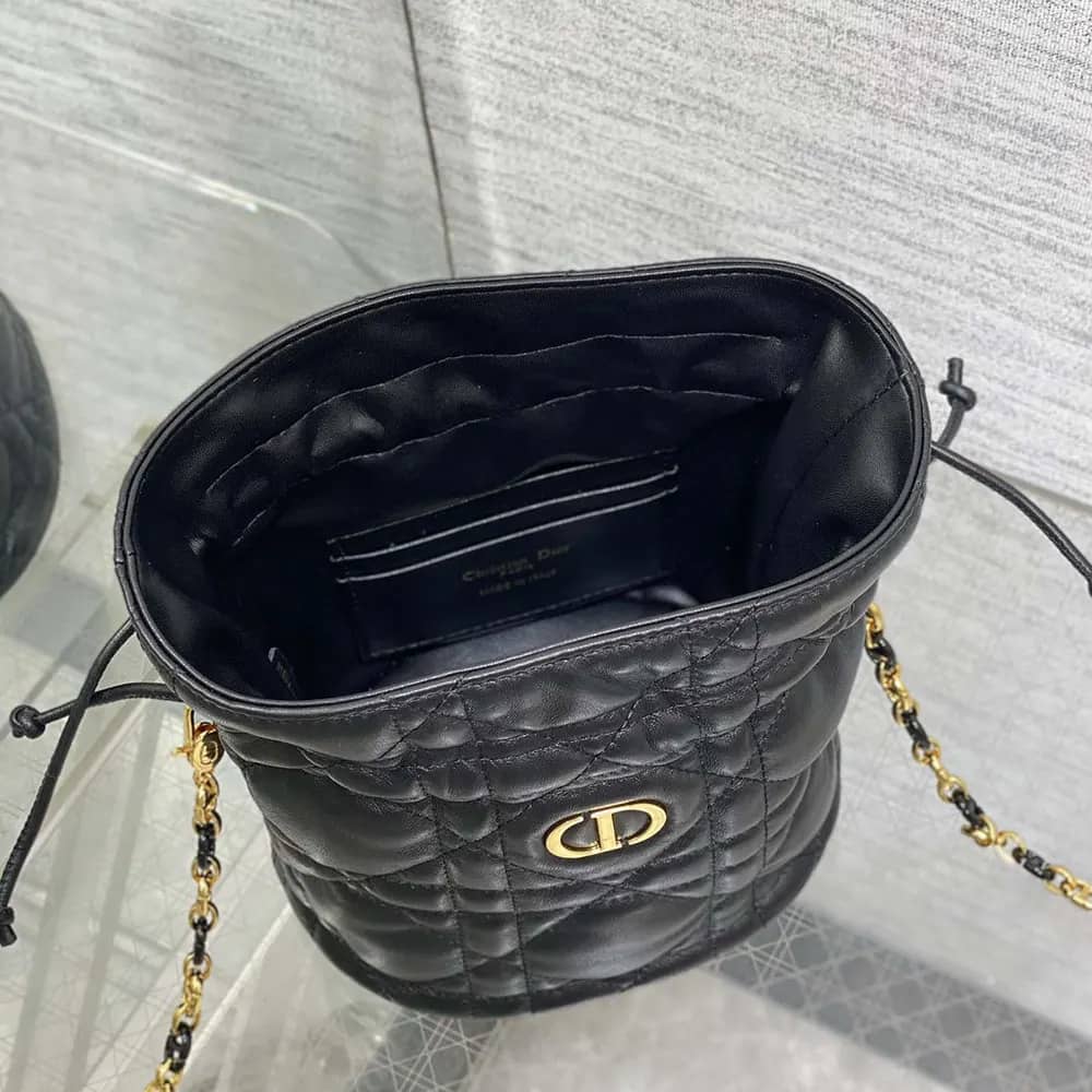 TÚI Dior Miss Caro Mini Bucket Bag có dây rút màu đen Macrocannage Lambskin da cừu