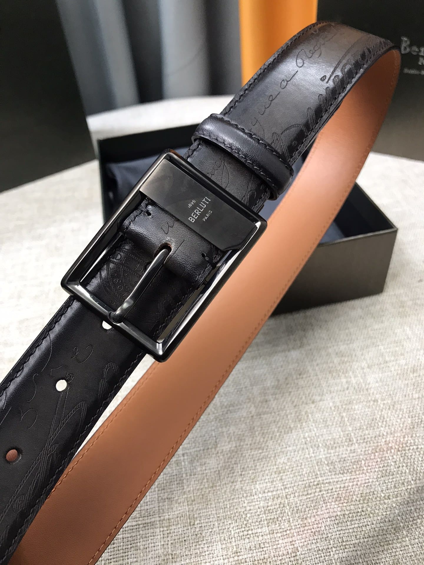 DÂY LƯNG BERLUTI PATINA Leather khóa trắng