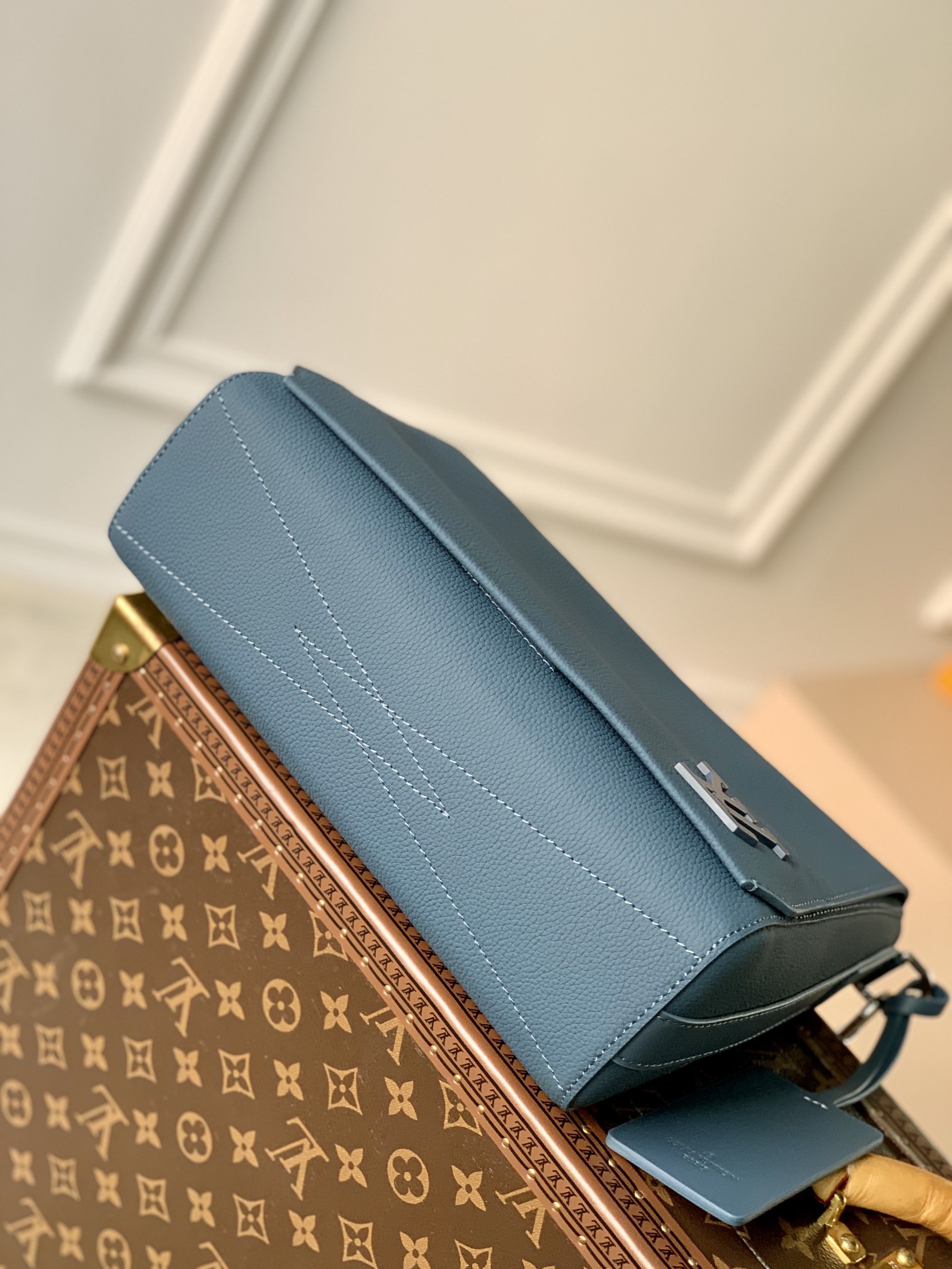 TÚI LOUIS VUITTON Aerogram Messenger Bag
