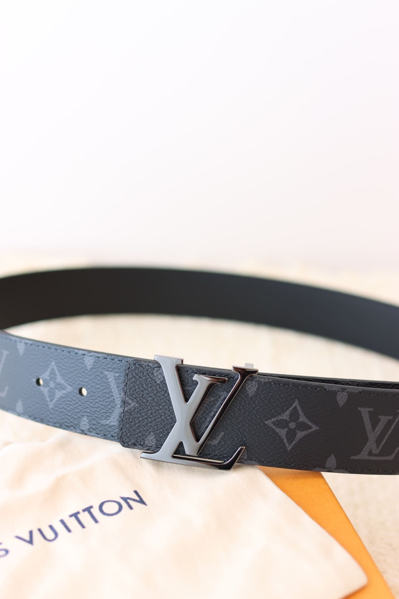 DÂY LƯNG LOUIS VUITTON LV BLACK MONOGRAM Khóa đen bóng