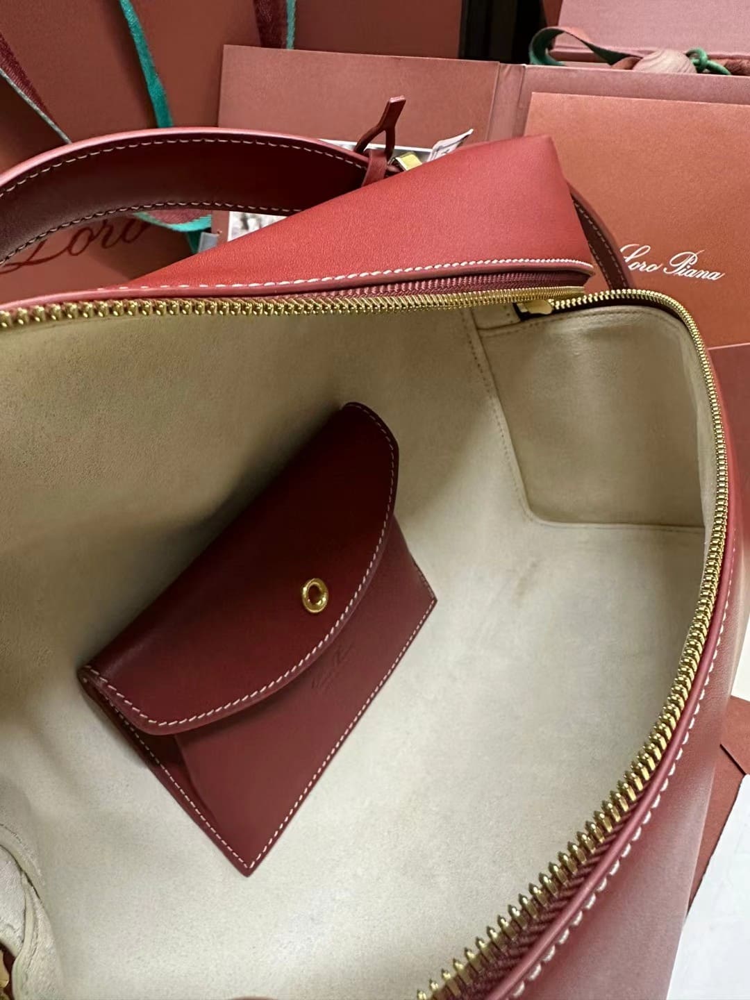 TÚI Loro Piana Women Extra Pocket L27 in Sheepskin Leather Bordeaux