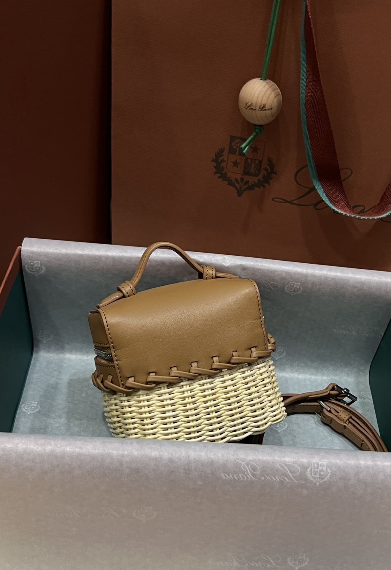 TÚI Loro Piana Women Extra Pocket Cross Body Wicker bằng da bê kết hợp tre đan