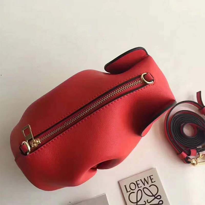 TÚI LOEWE Elephant bằng da bê màu đỏ