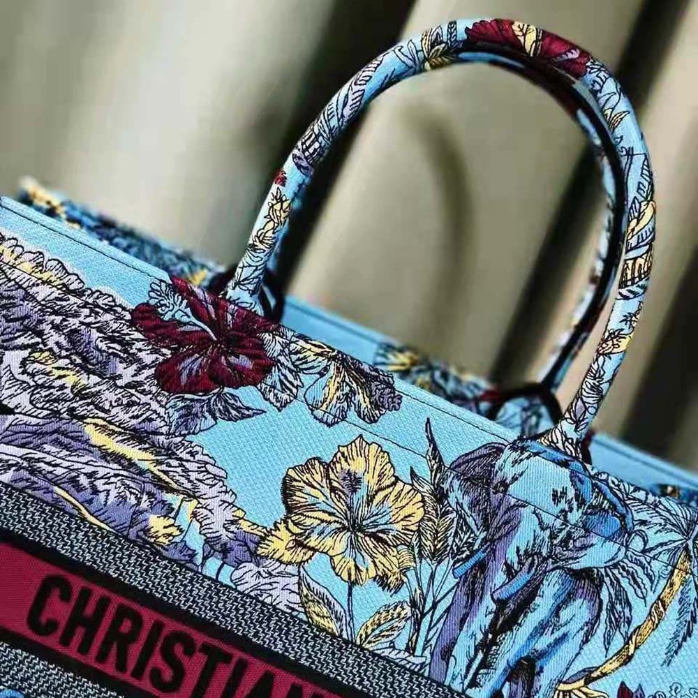 TÚI Dior Women Large Dior Book Tote Celestial Blue Multicolor Toile de Jouy Voyage Embroidery