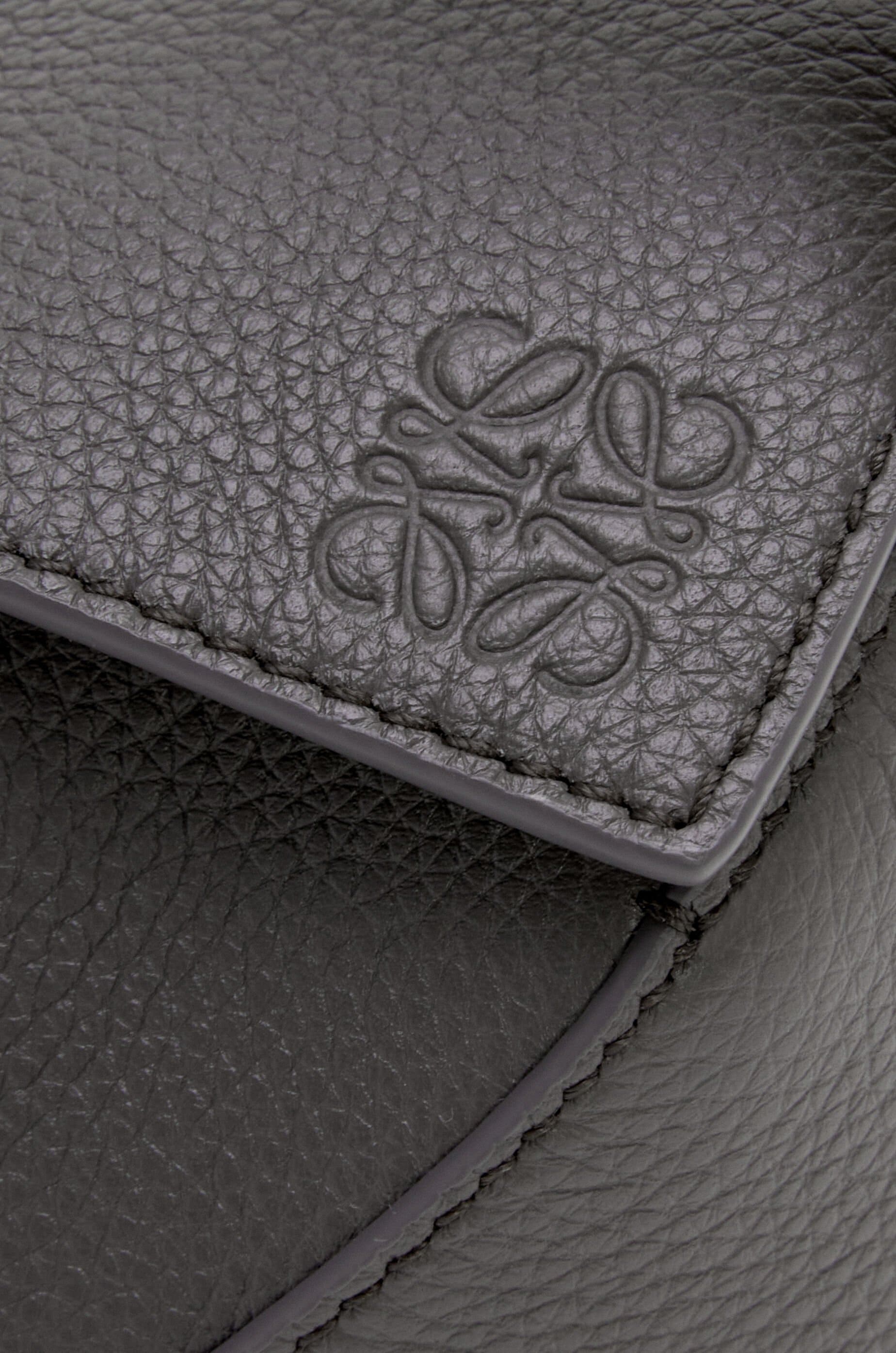 Túi LOEWE Mini Puzzle bag in soft grained calfskin grey