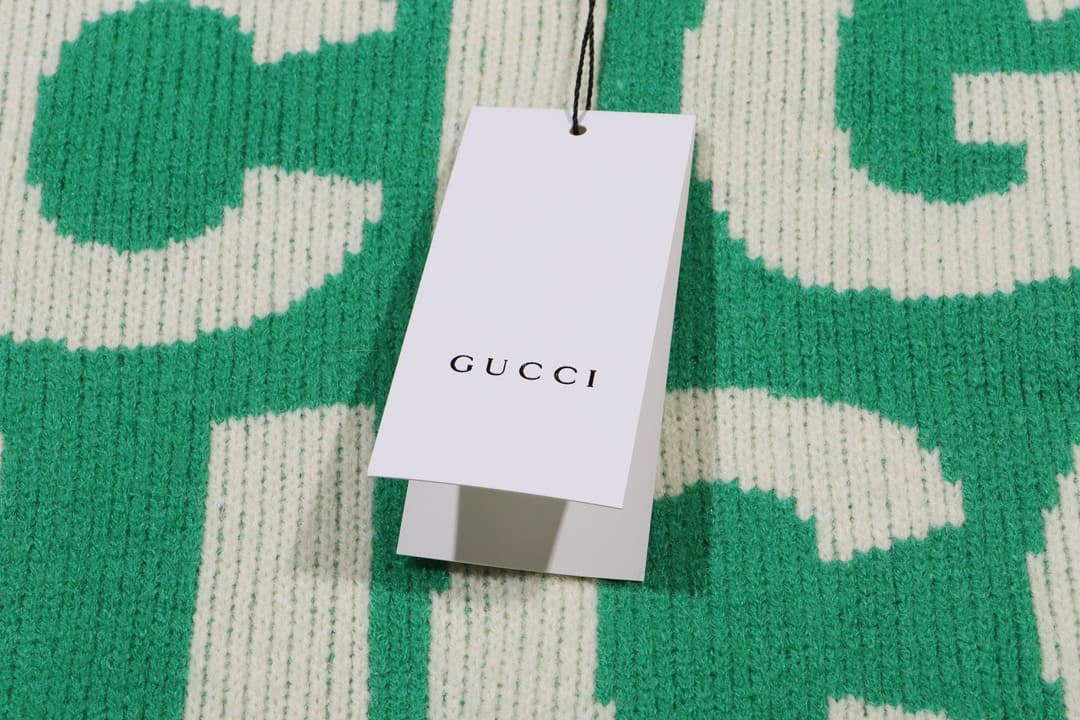 ÁO Gucci GG Sewing White Sweater Unisex