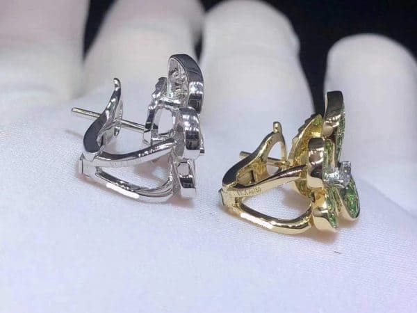 Hoa tai Van Cleef & Arpels Flying Beauties bằng vàng 18k đính kim cương và đá Tsavorite hai cánh bướm 18K  (Liên hệ để biết giá)
