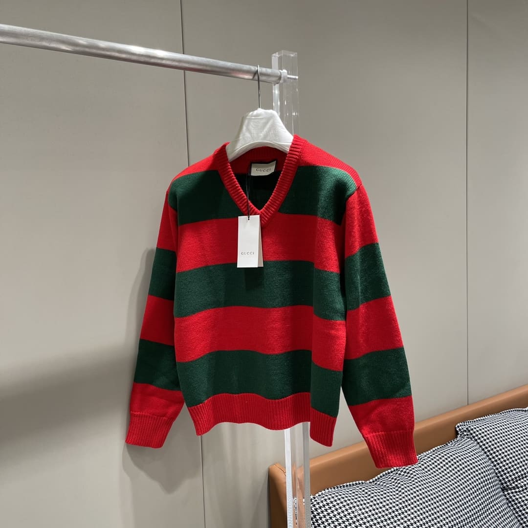 ÁO GUCCI GG V Neck Logo Sweater