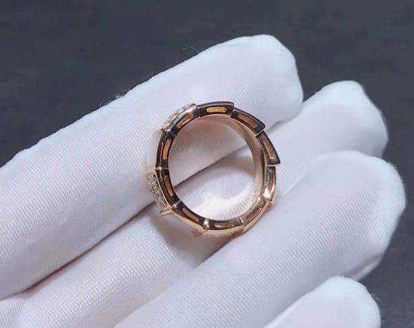 Nhẫn kim cương Carnelian Bulgari Serpenti Viper vàng hồng 18K (Liên hệ để biết giá)