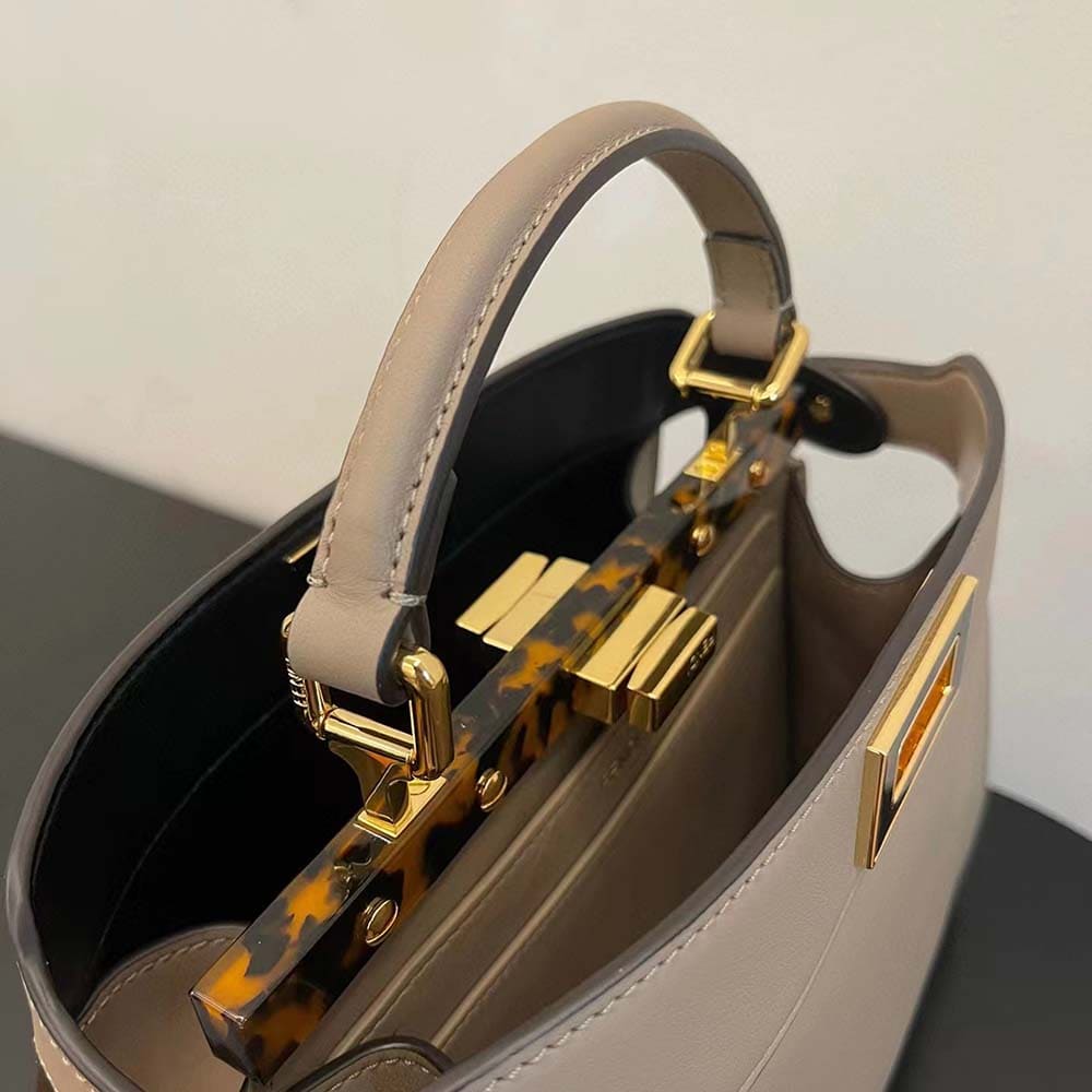 TÚI FENDI Women Peekaboo Iseeu Medium Leather Bag-Brown