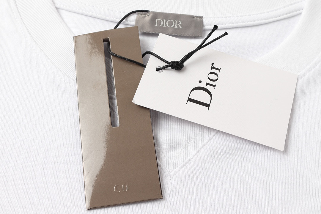Brand New Authentic OVERSIZED CHRISTIAN DIOR ATELIER TSHIRT in white Size Large for Sale in Valley Stream NY OfferUp #34 Brand New Authentic OVERSIZED CHRISTIAN DIOR ATELIER TSHIRT in white Size Large for Sale in Valley Stream NY OfferUp