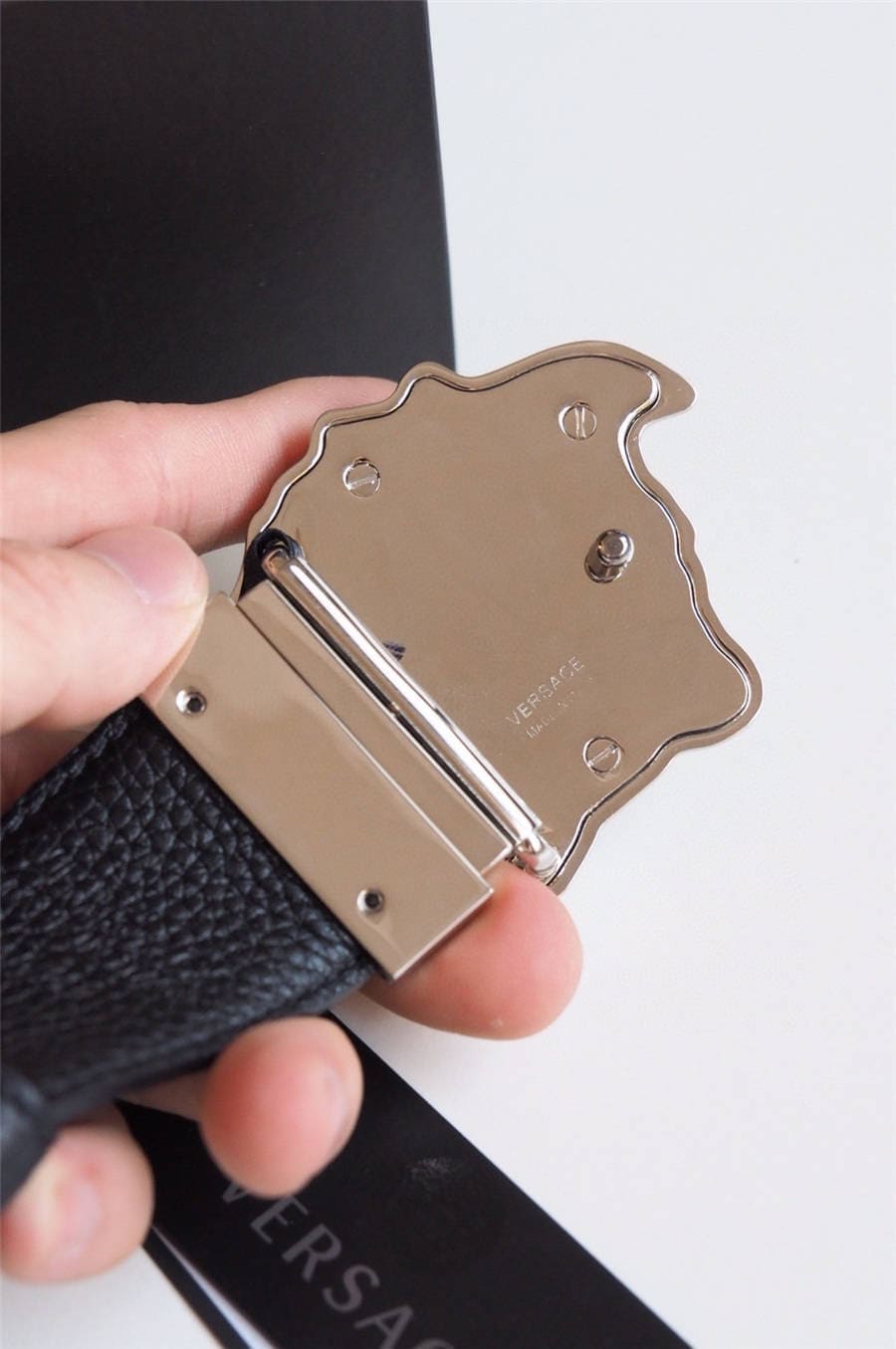 DÂY LƯNG VERSACE MEDUSA HEAD CALFSKIN LEATHER Khóa vàng