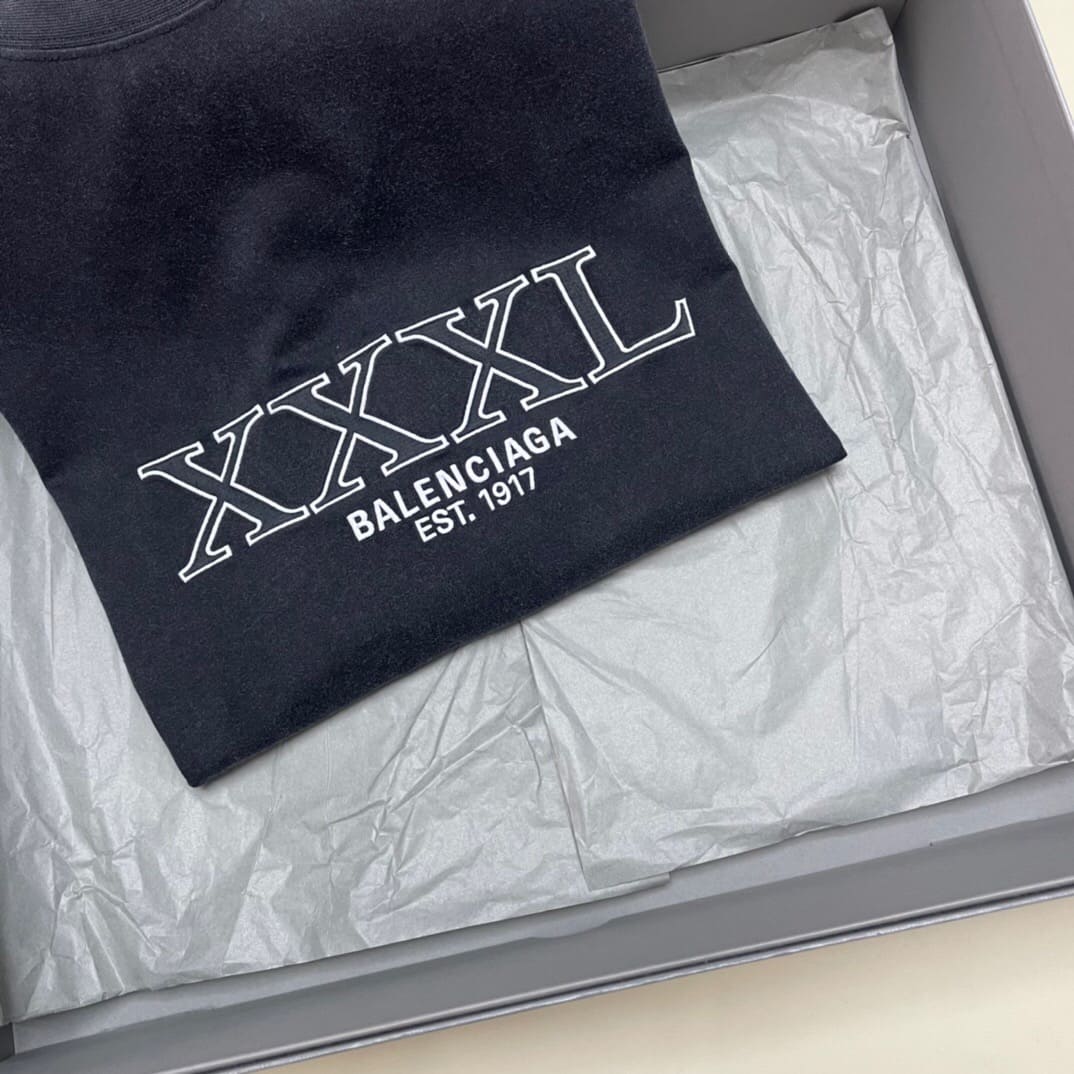 ÁO BALENCIAGA T SHIRT MÀU ĐEN UNISEX