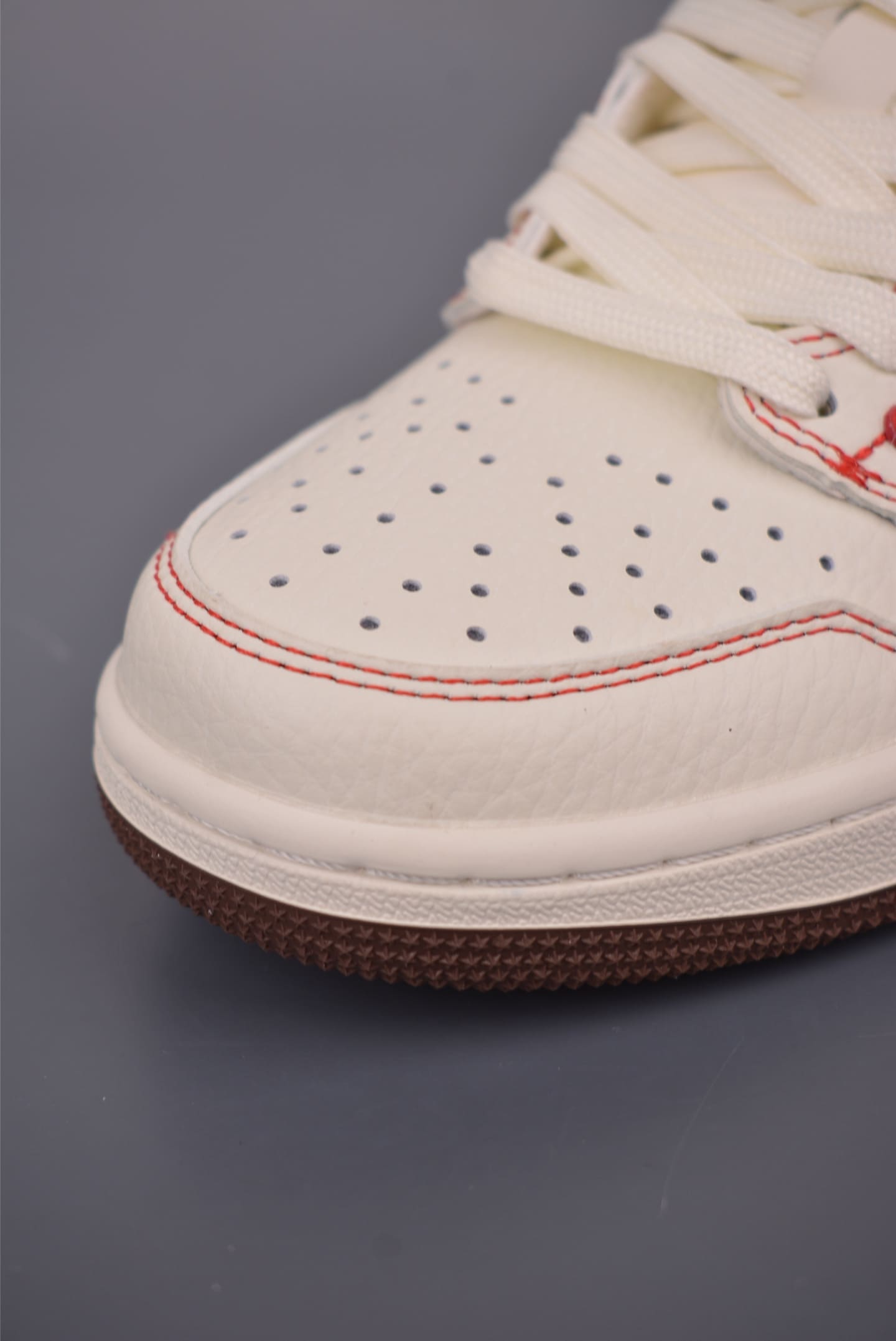 GIÀY TRAVIS SCOTT X LOUIS VUITTON HELLO KITTY 1 LOW BEIGE WHITE RED TOP QUALITY SHOES AAA