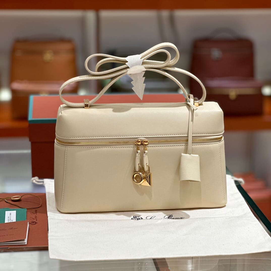 TÚI Loro Piana Women Extra Pocket L27 in Sheepskin Leather Cream