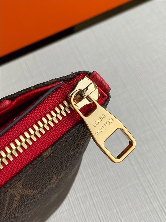 Túi LOUIS VUITTON Pouch handbag