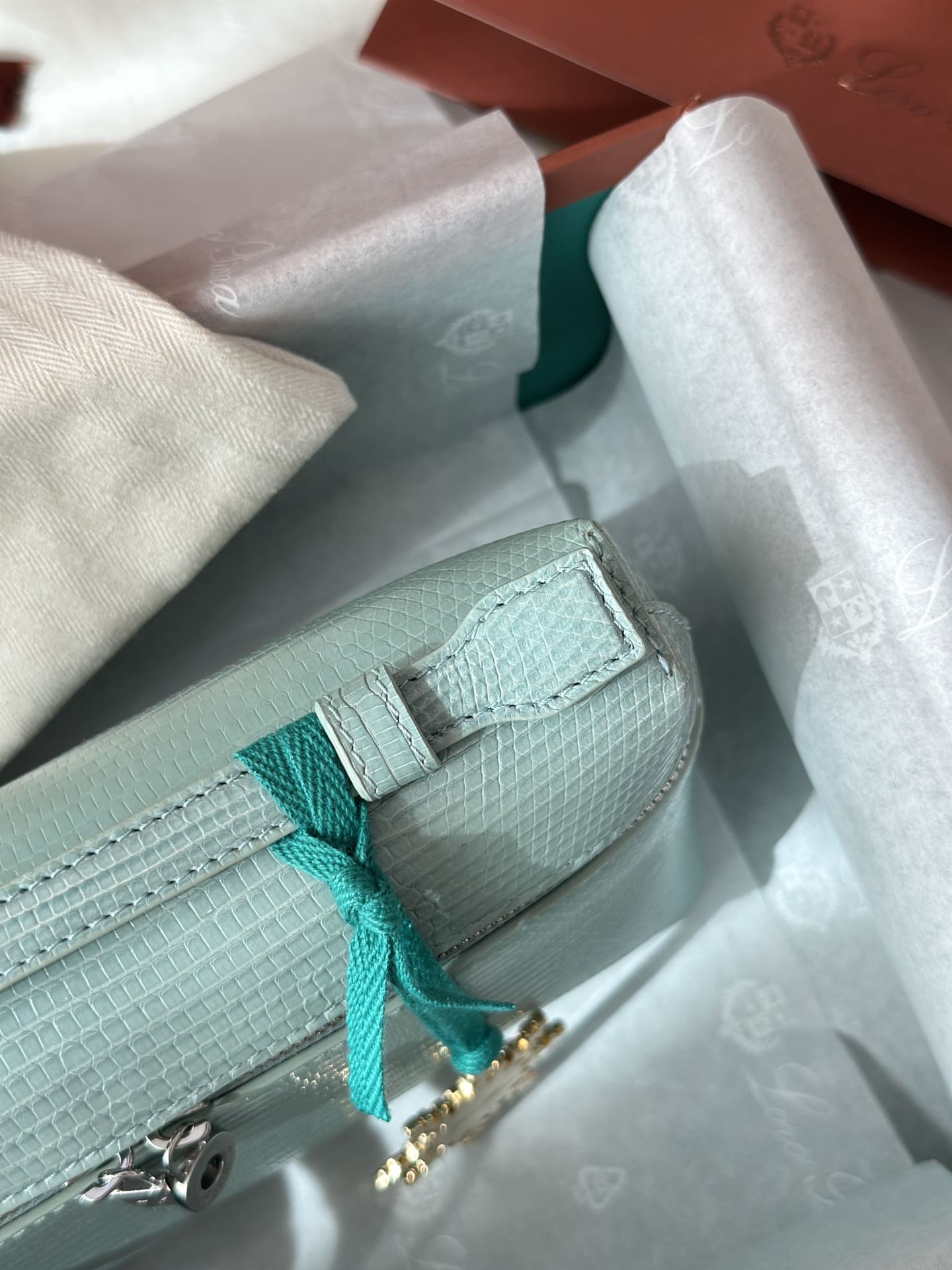 TÚI Loro Piana Women Extra bằng da thằn lằn(Liên hệ để được giá tốt nhất)