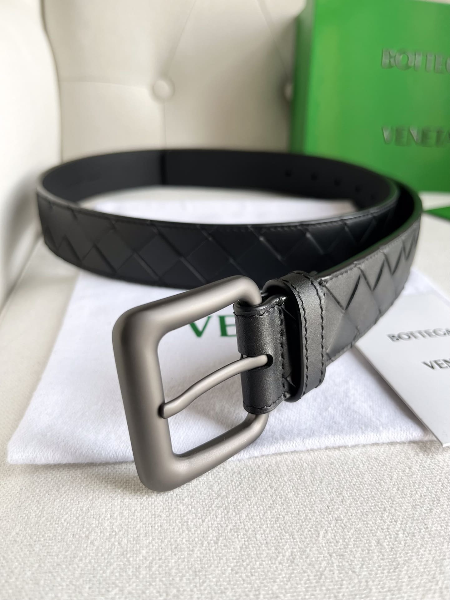 DÂY LƯNG BOTTGA VENETA BLACK INTRECCIATO LEATHER Khóa đen mờ