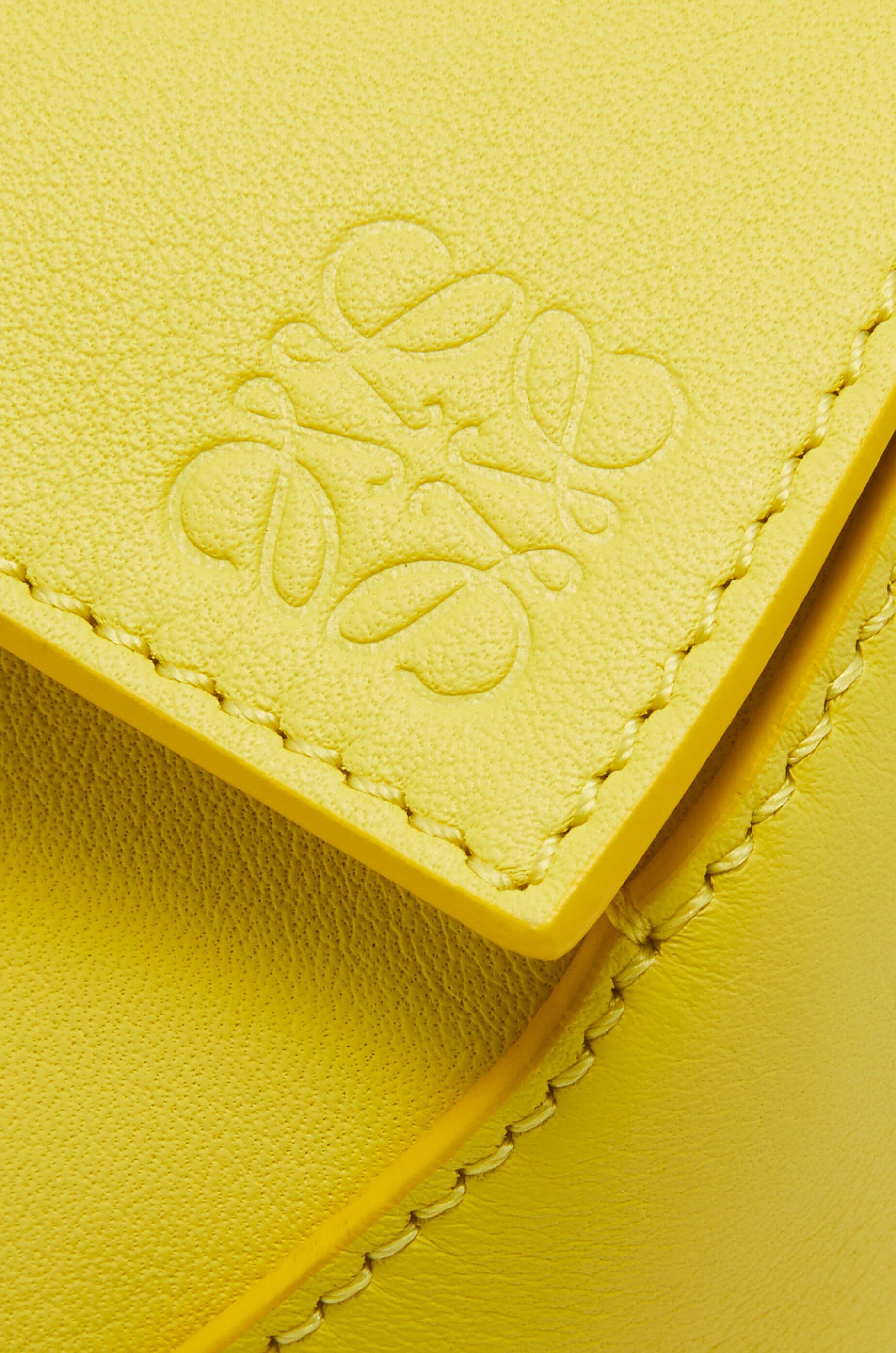 Túi LOEWE Mini Puzzle Bumbag in classic calfskin zest unisex