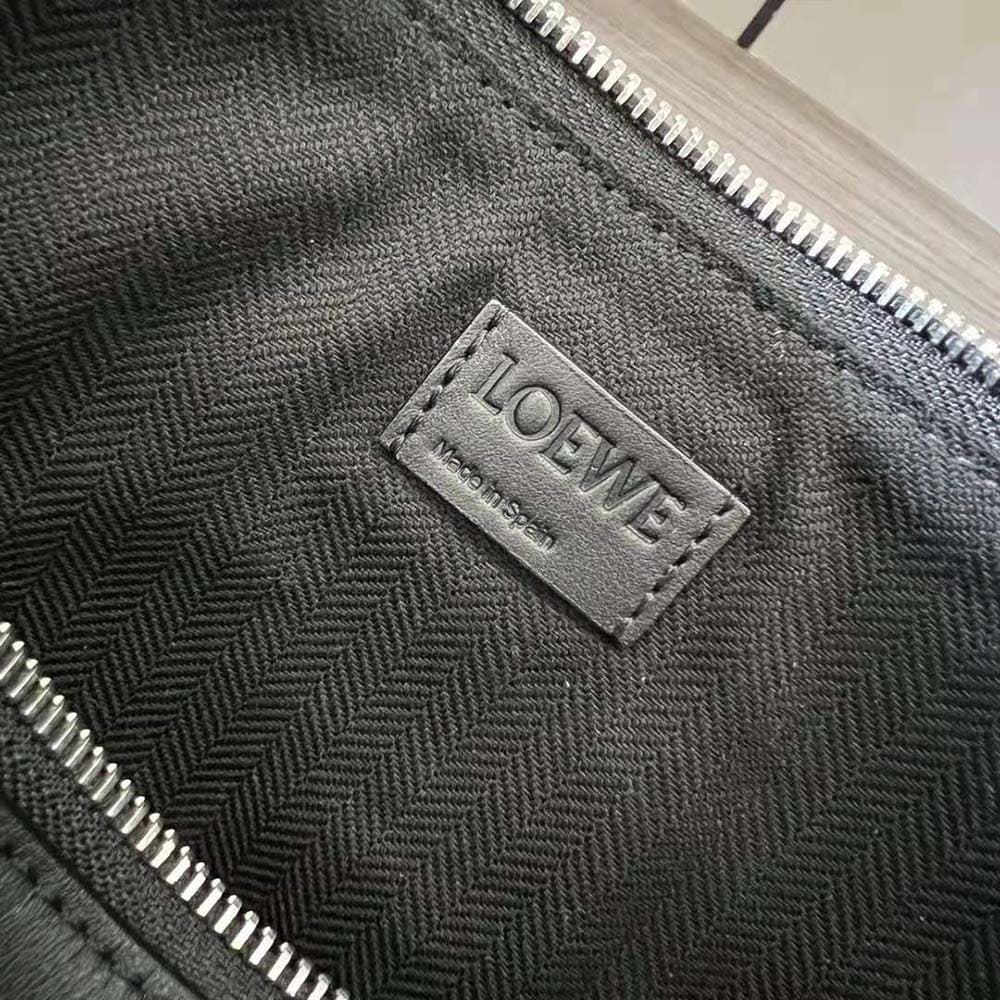 TÚI LOEWE Mini Hammock Hobo bằng da bê màu đen