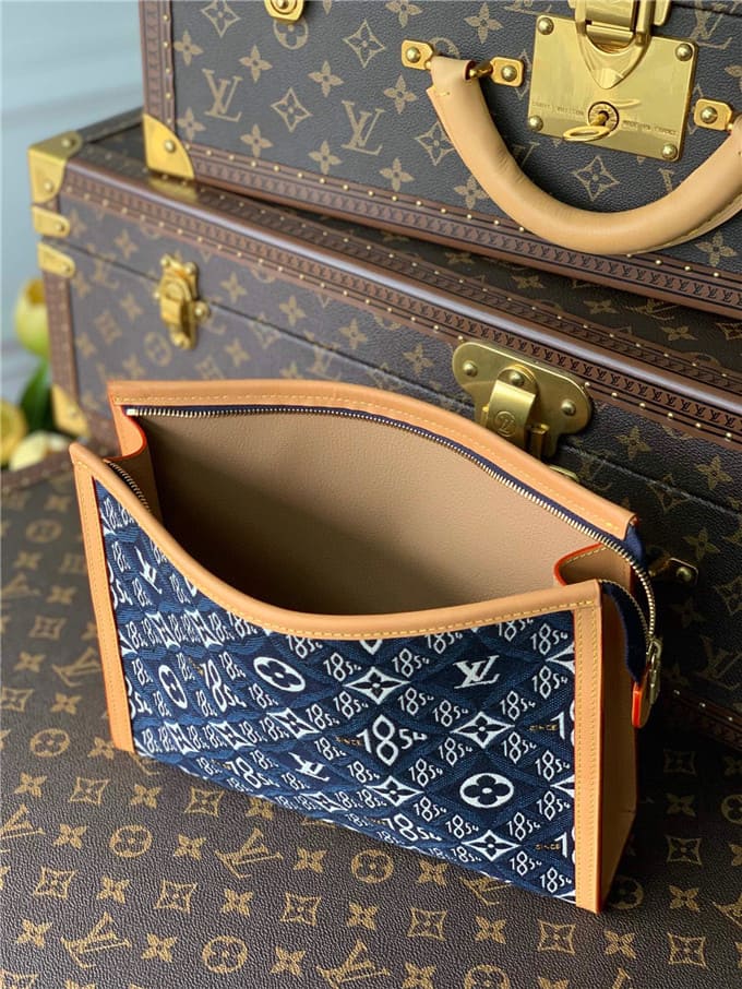 Túi LOUIS VUITTON  since 1854 poche toilette 26 bag unisex