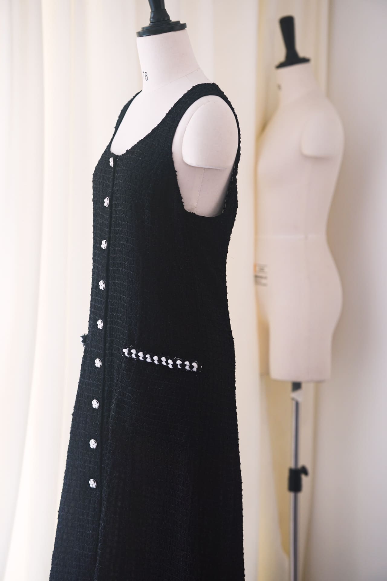 ĐẦM HAI DÂY CHANEL MÀU ĐEN BLACK LONG DRESS High Classy