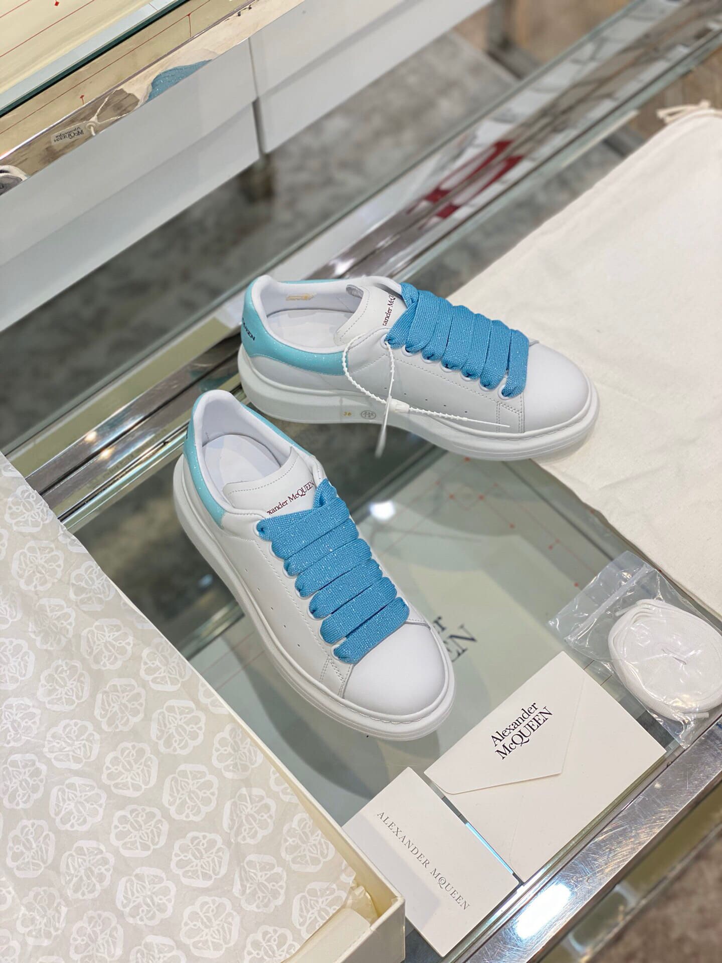 GIÀY ALEXANDER MCQUEEN SNEAKERS SHOES AAA UNISEX NAM VÀ NỮ DA BÊ HẢO HẠNG