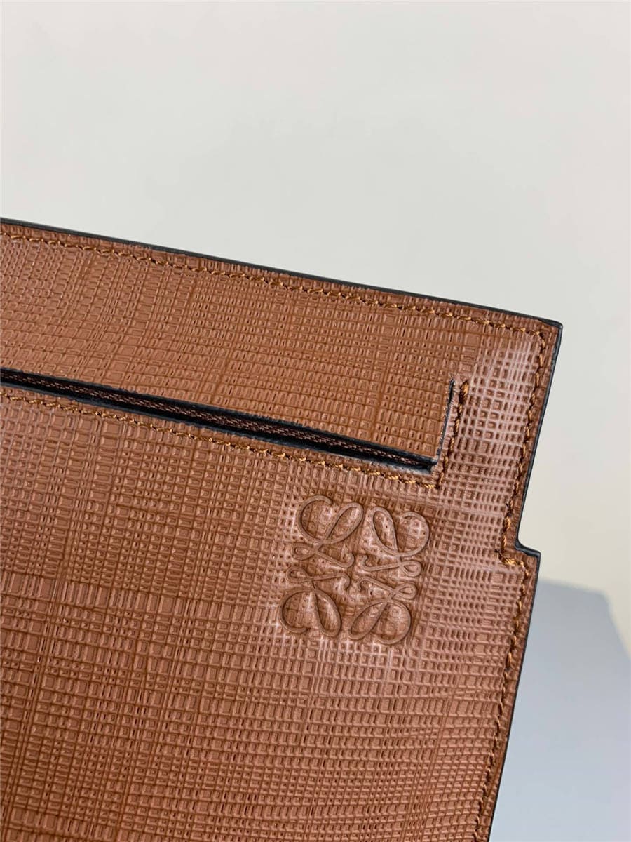 Túi LOEWE new embossed leather T pouch clutch Brown