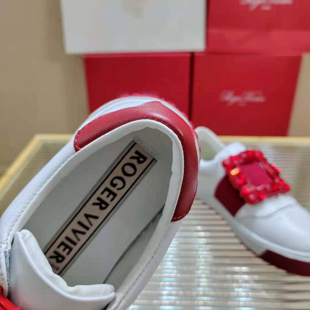 GIÀY Roger Vivier Women Very Vivier Strass Buckle Sneakers in Leather-Pink