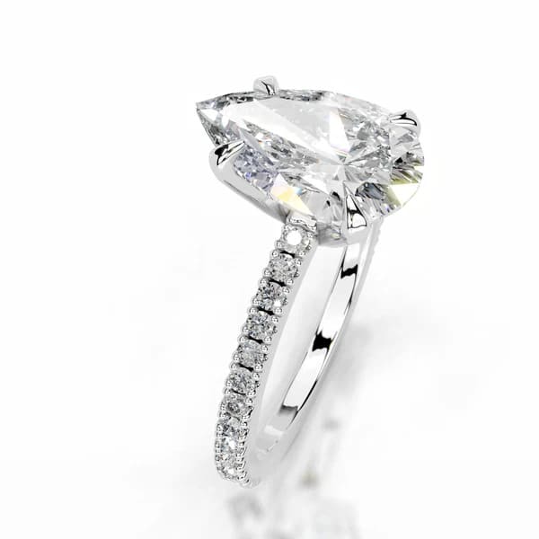 Nhẫn kim cương nhân tạo hình quả lê vàng trắng 18K