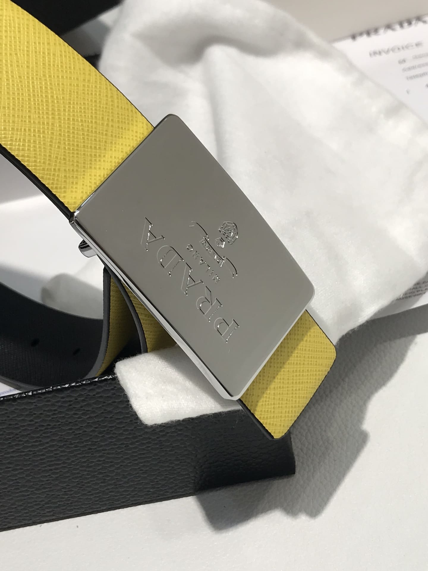 DÂY LƯNG PRADA YELLOW SAFFIANO LEATHER Khóa vàng