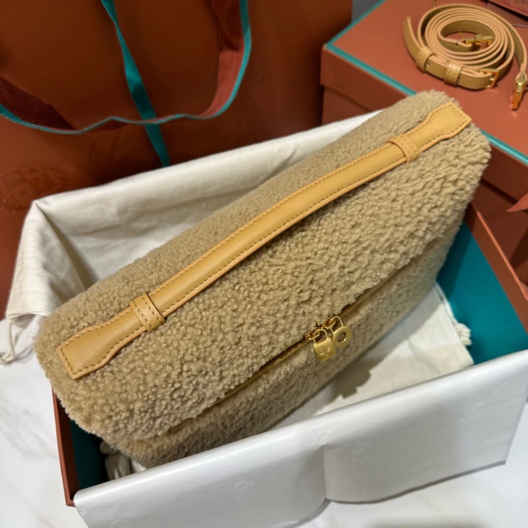 TÚI Loro Piana Women Extra Pocket L27 in Lamb Fur Yellow lông cừu
