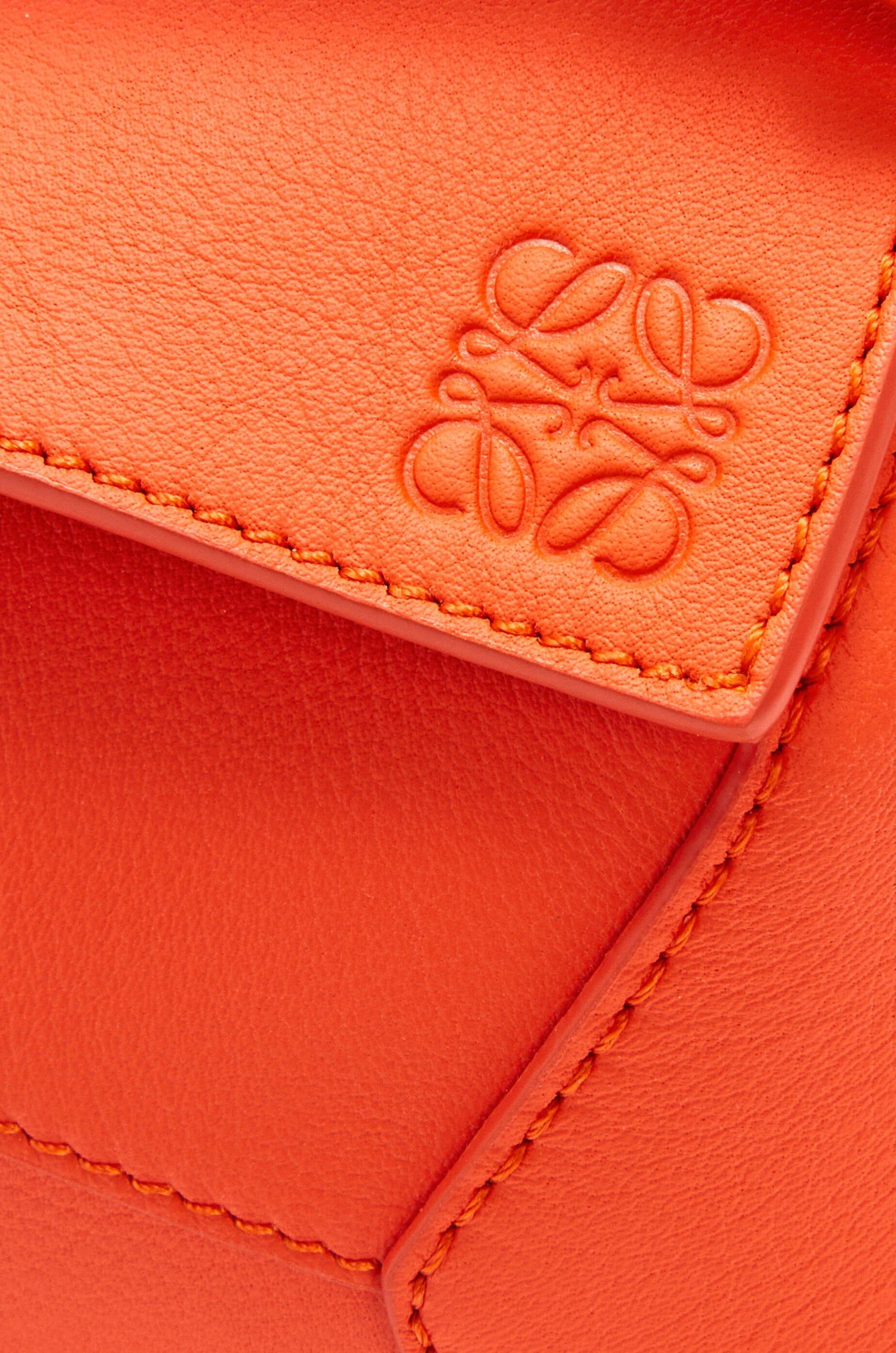Túi LOEWE Mini Puzzle bag in classic calfskin orange
