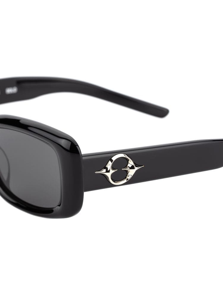 Kính GENTLE MONSTER THE BELL BLACK FRAME HIGH CLASSY AAA