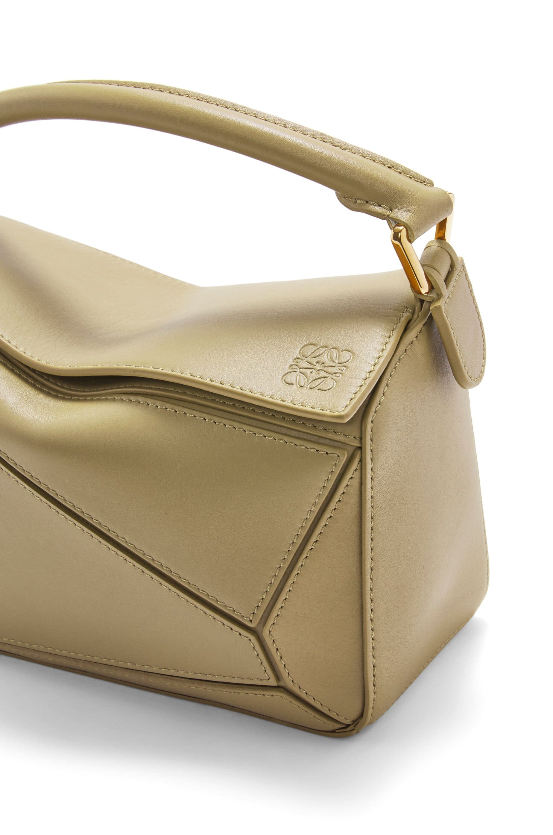 Túi LOEWE Small Puzzle bag in satin calfskin clay