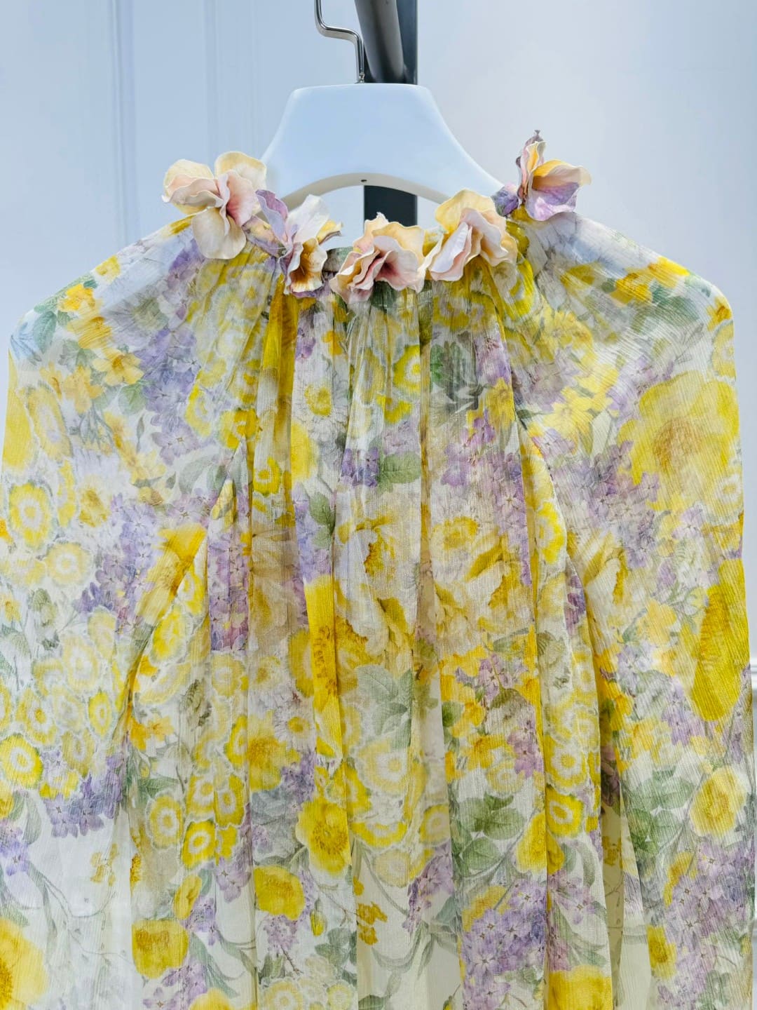 ÁO ZIMMERMANN NECK WITH FLOWER High Classy