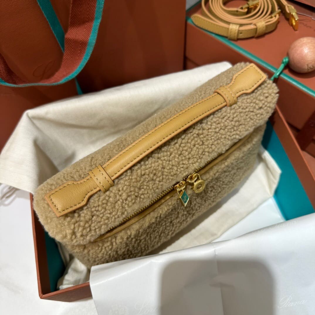 TÚI Loro Piana Women Extra Pocket L19 in Lamb Fur Yellow lông cừu