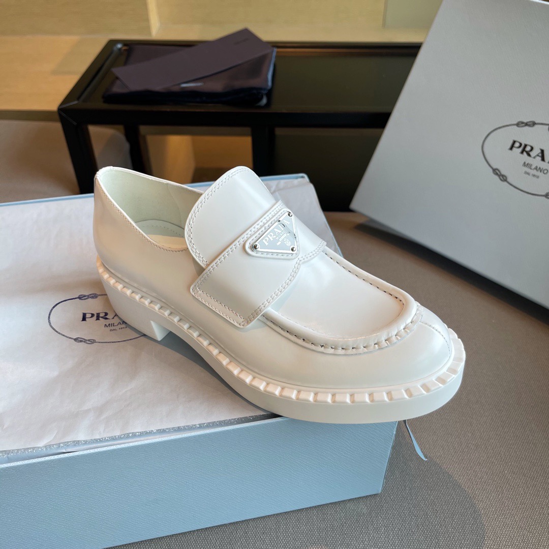 GIÀY PRADA Leather loafer