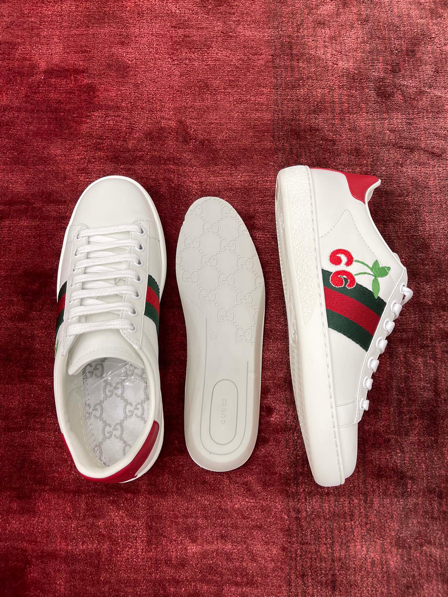 GIÀY GUCCI Leather Ace Sneakers Cherry White