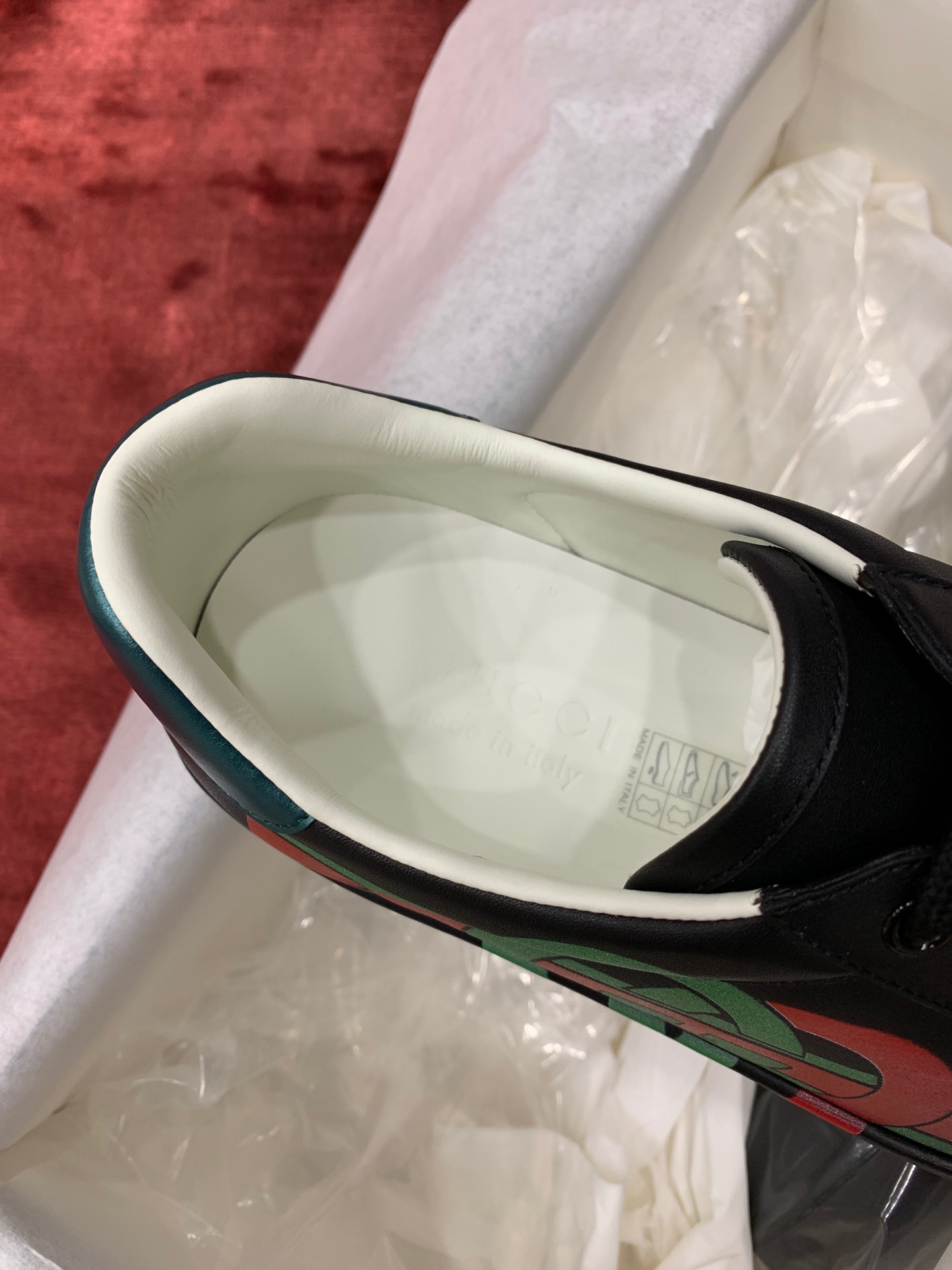 GIÀY GUCCI Leather Ace Sneakers Interlocking GG Black