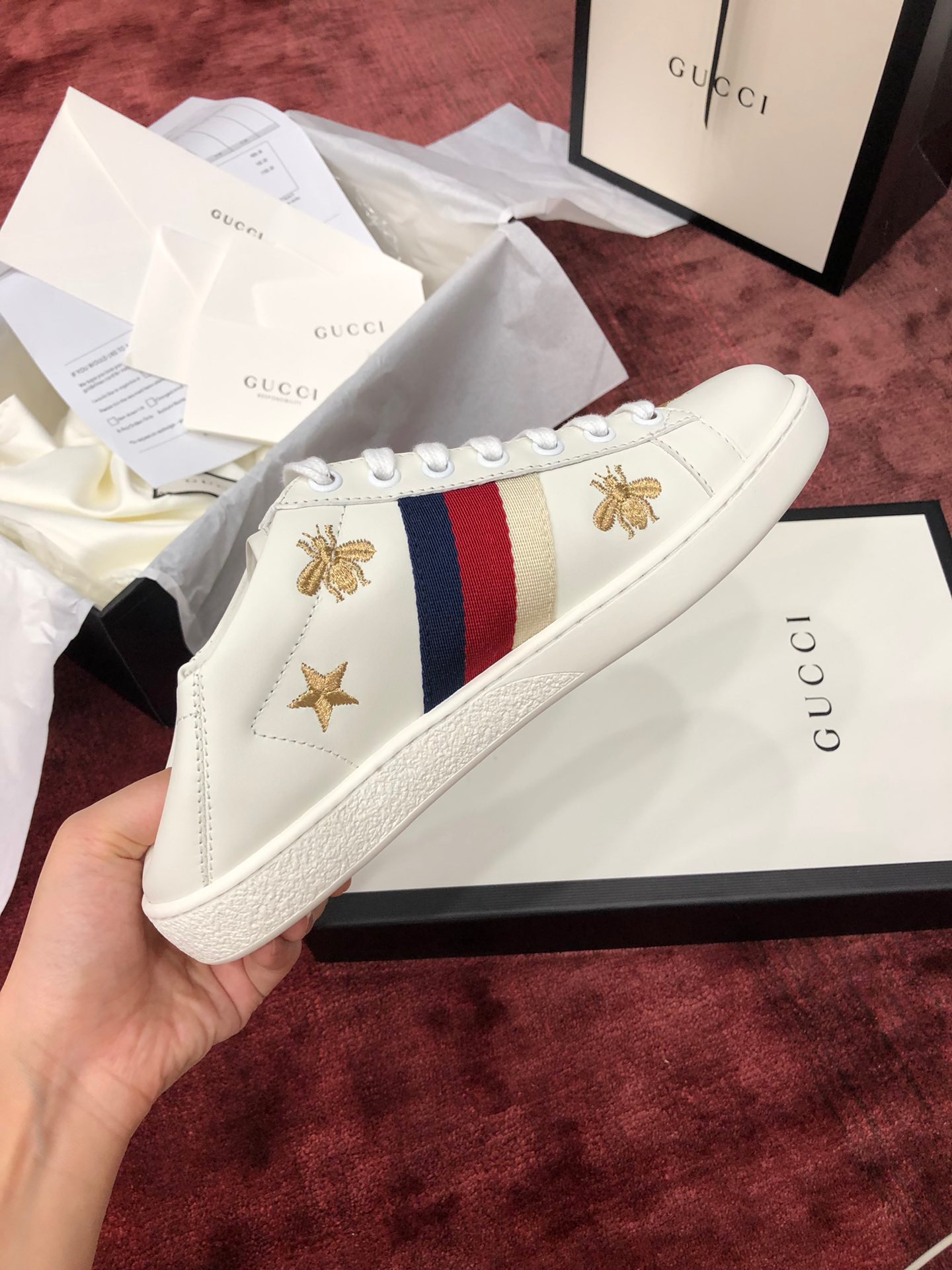 GIÀY GUCCI Leather Ace Sneakers Star and Bee White