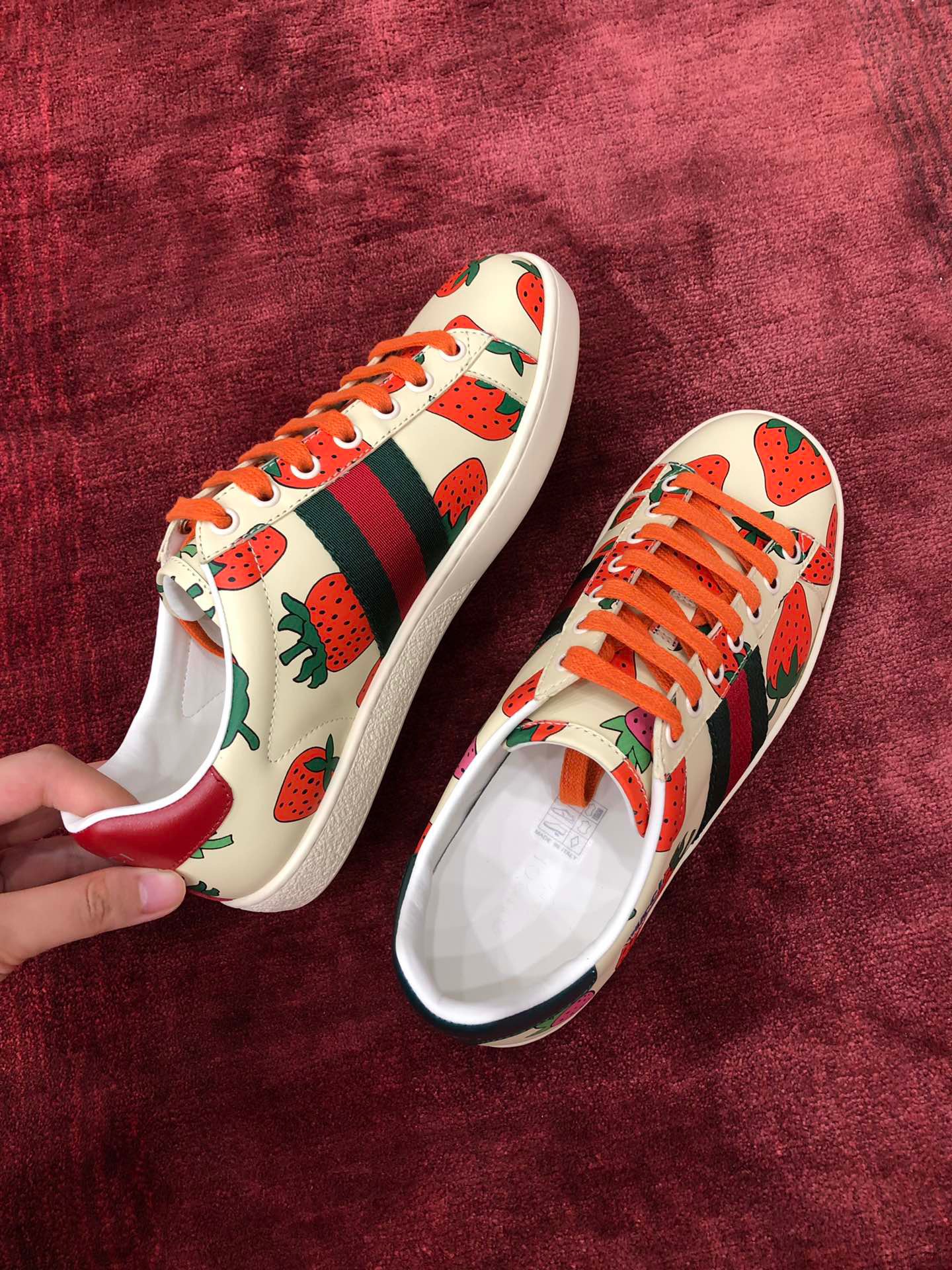 GIÀY GUCCI Leather Ace Sneakers Strawberry White