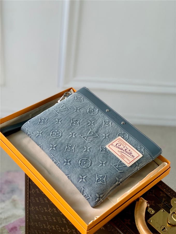 Túi LOUIS VUITTON pochette to-go bag unisex