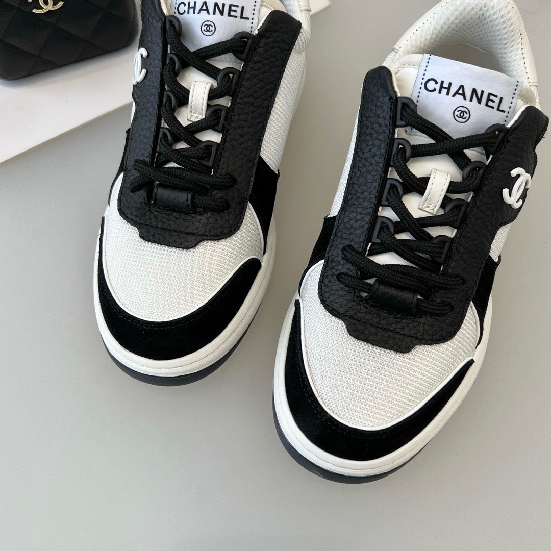 GIÀY CHANEL CC LOGO SNEAKER SHOES