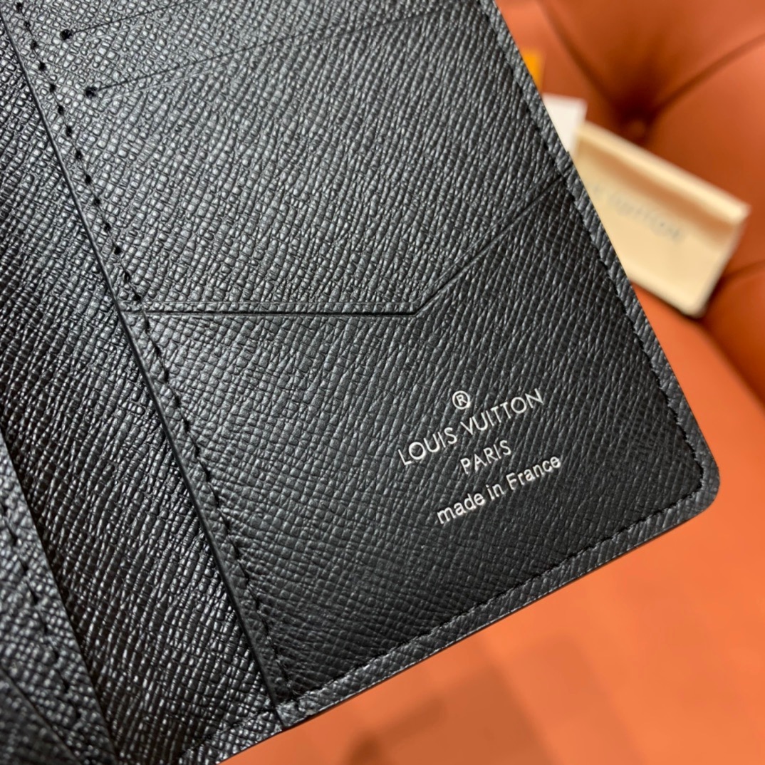 VÍ LOUIS VUITTON MONOGRAM WALLET