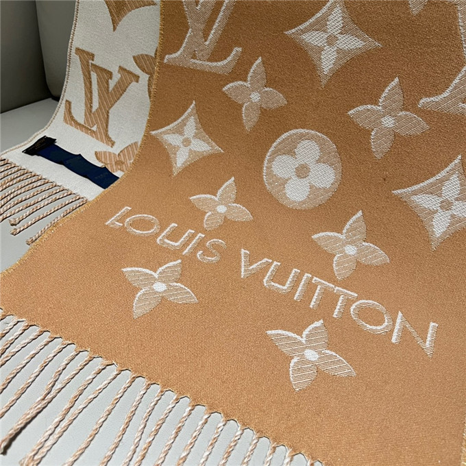 KHĂN Louis Vuitton essential shine scarf