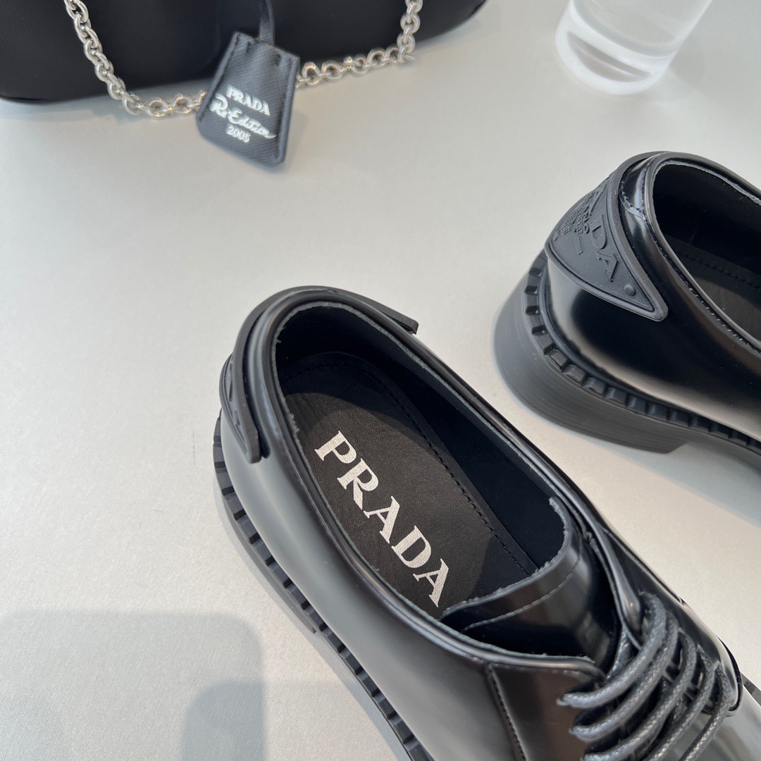 GIÀY PRADA TRIANGLE LOGO LOAFER SHOES
