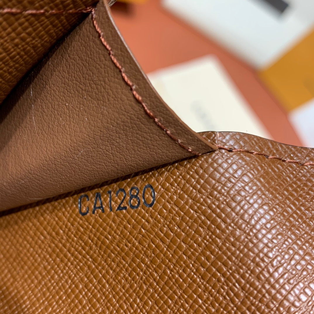 VÍ LOUIS VUITTON MONOGRAM WALLET