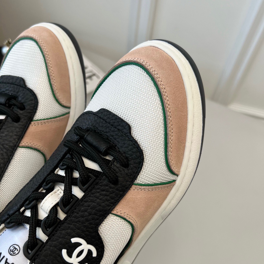 GIÀY CHANEL CC LOGO SNEAKERS shoes